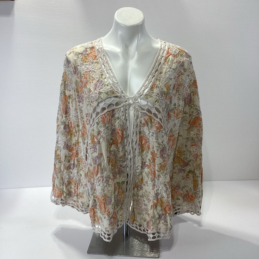 Torrid Cream Floral Cape Lace Trim Size 1X/2X Cottagecore Casual Poncho Shawl
